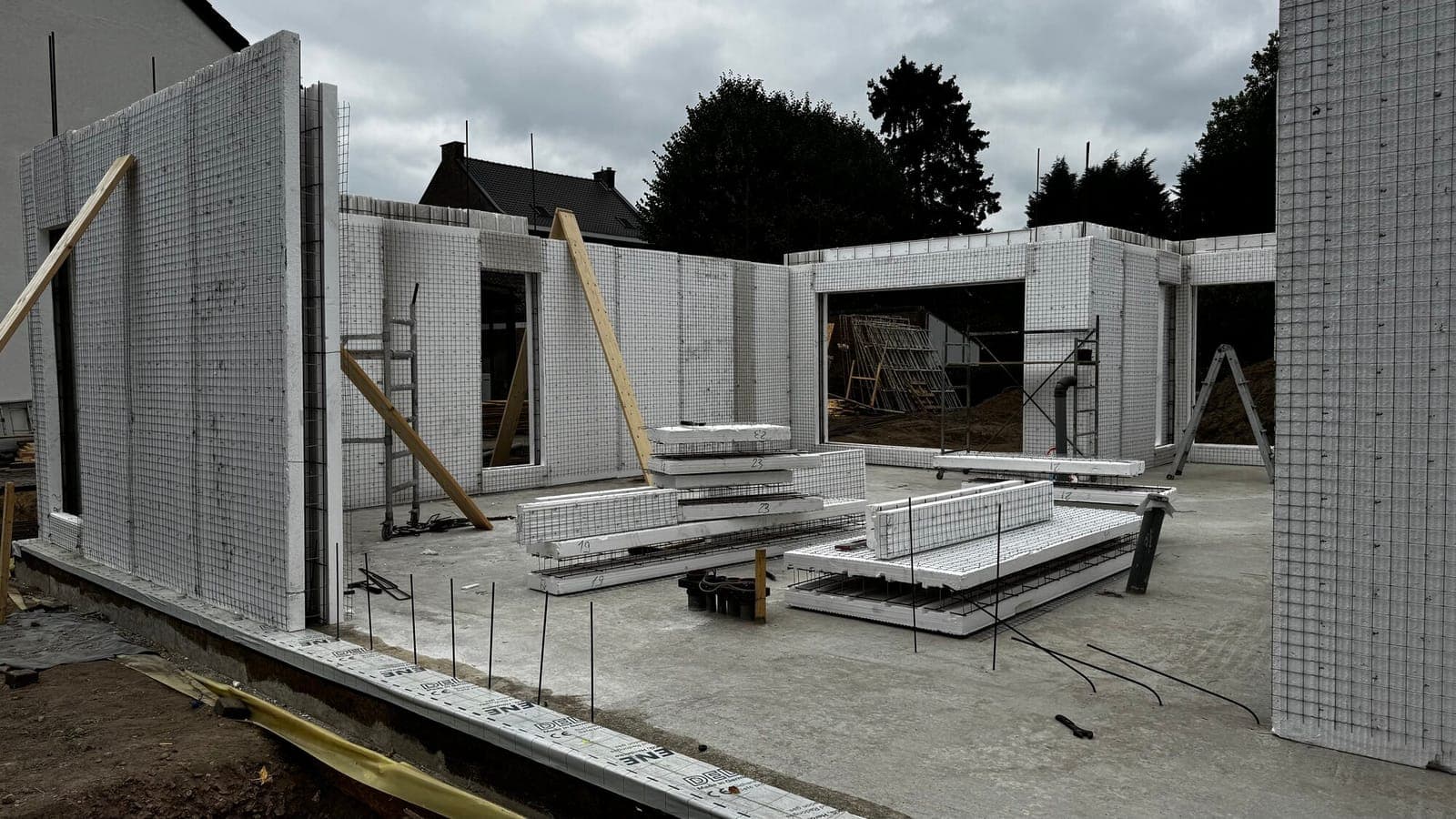 Koppel bouwt eigen huis met EPS-panelen